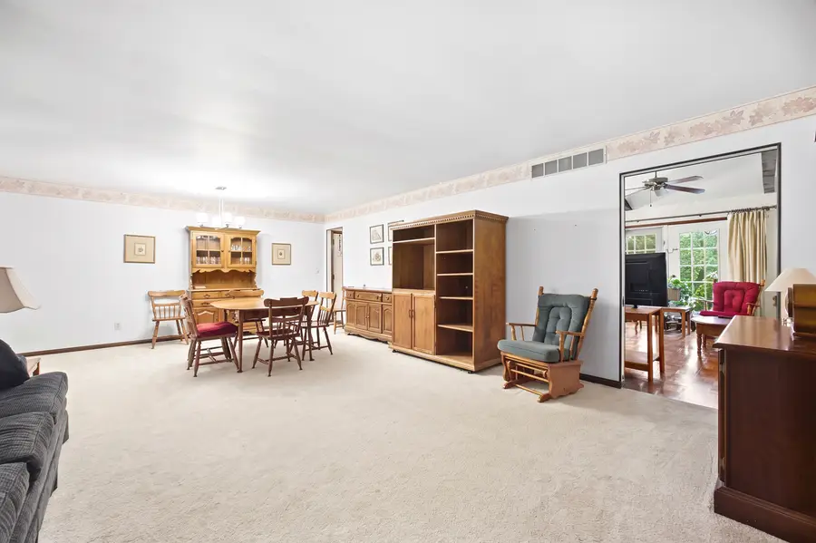 1300 N Lyle Avenue, Elgin, IL 60123 - #3