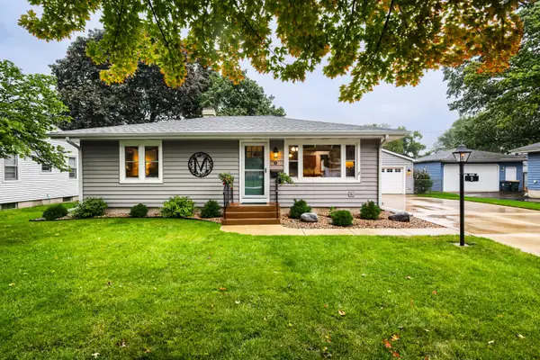 5 S Grace Street, North Aurora, IL 60542