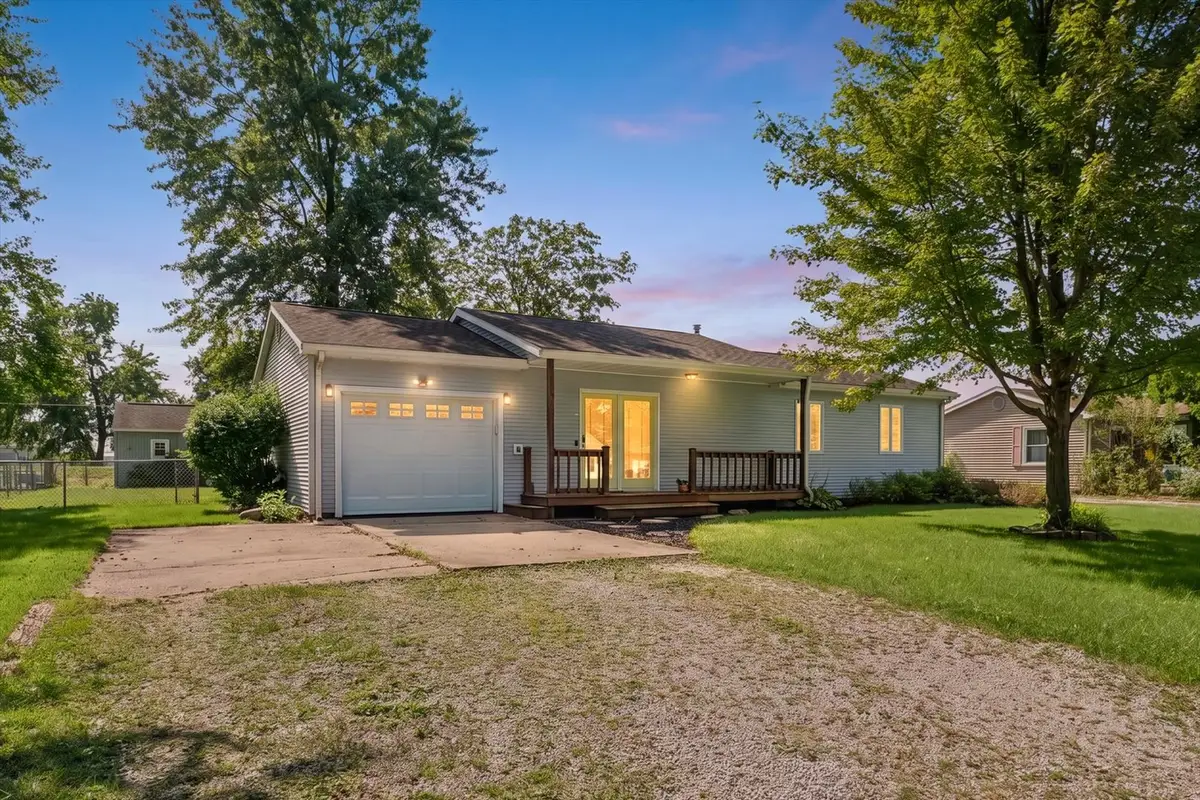404 W Broadway, Ogden, IL 61859 - #1