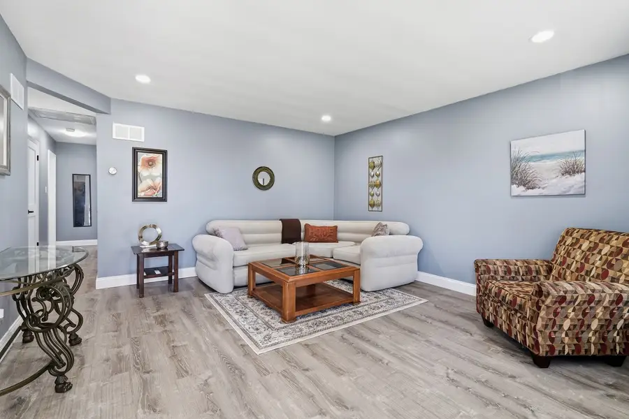 18460 Oakwood Avenue, Lansing, IL 60438 - #2