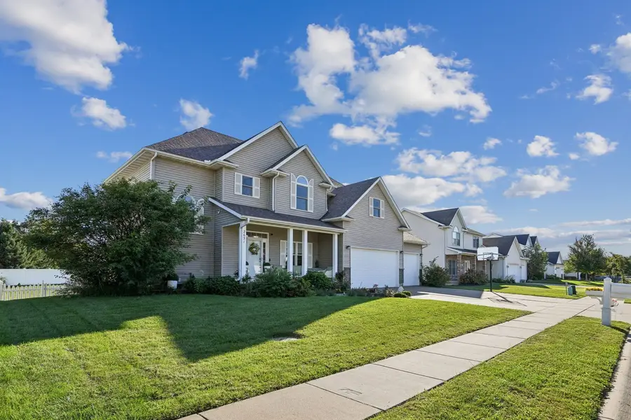 2631 E 58th Street, Davenport, IA 52807 - #3
