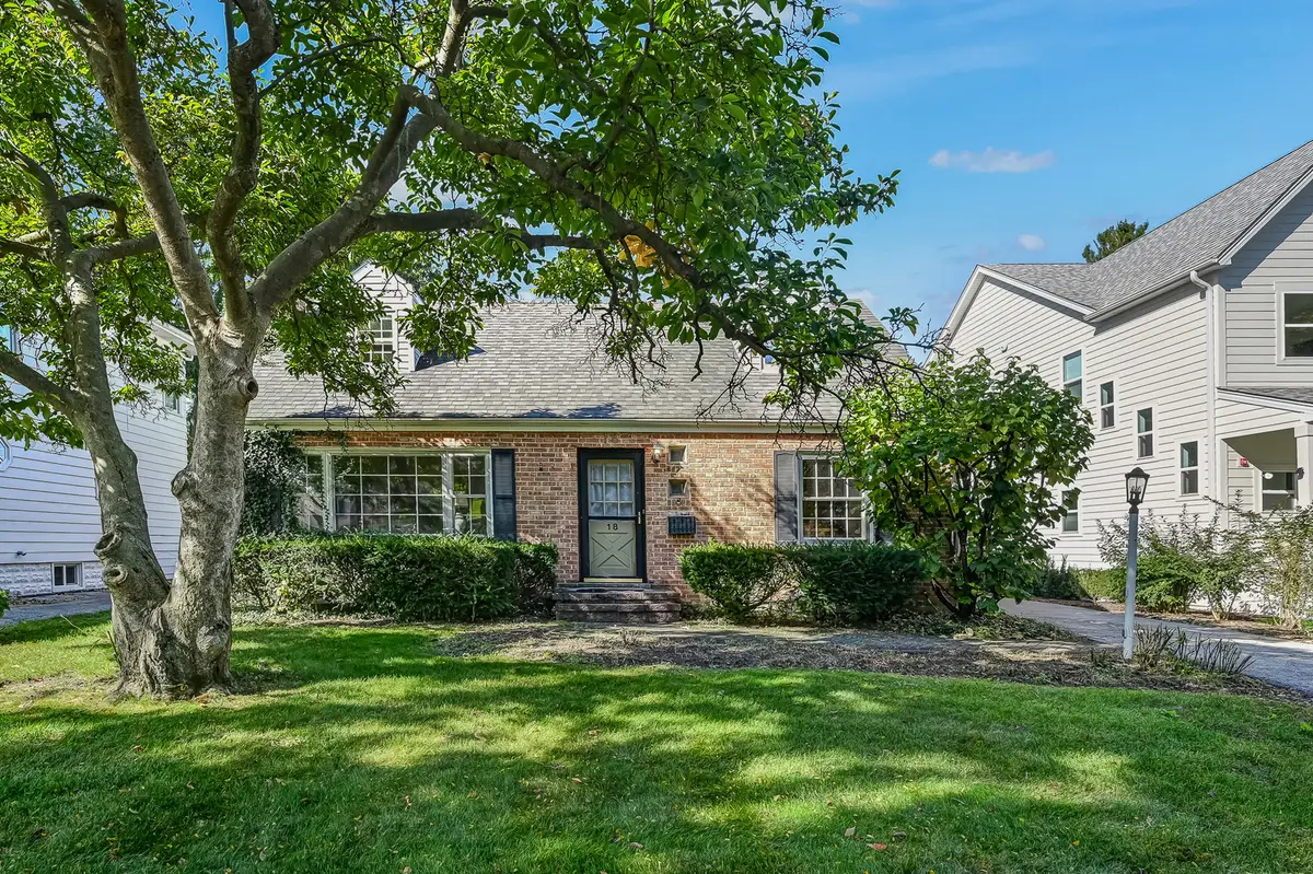 18 Oxford Avenue, Clarendon Hills, IL 60514 - #1