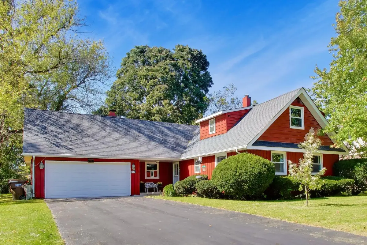 1120 Dean Street, Woodstock, IL 60098 - #1