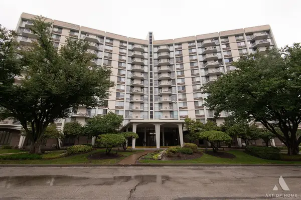 20 N Tower Road #9E, Oak Brook, IL 60523