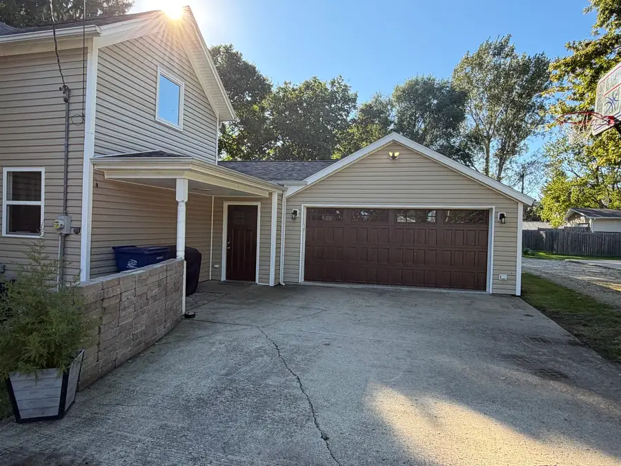 633 S Main Street, Sheffield, IL 61361 - #3
