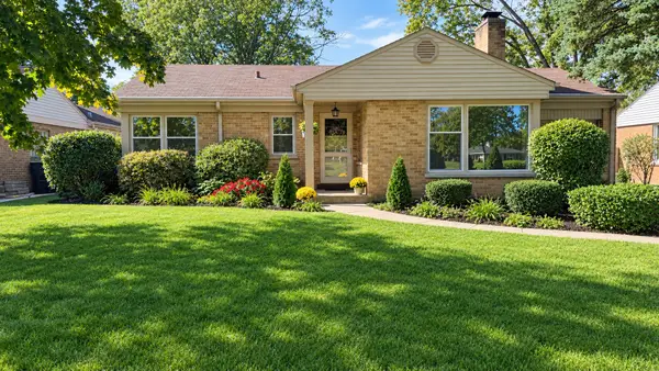 208 N Brighton Place, Arlington Heights, IL 60004