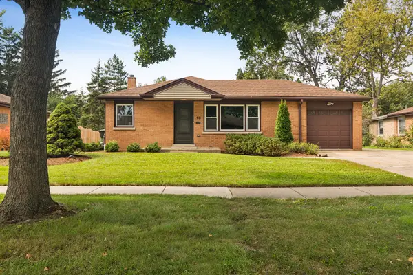 10 N School Street, Mount Prospect, IL 60056