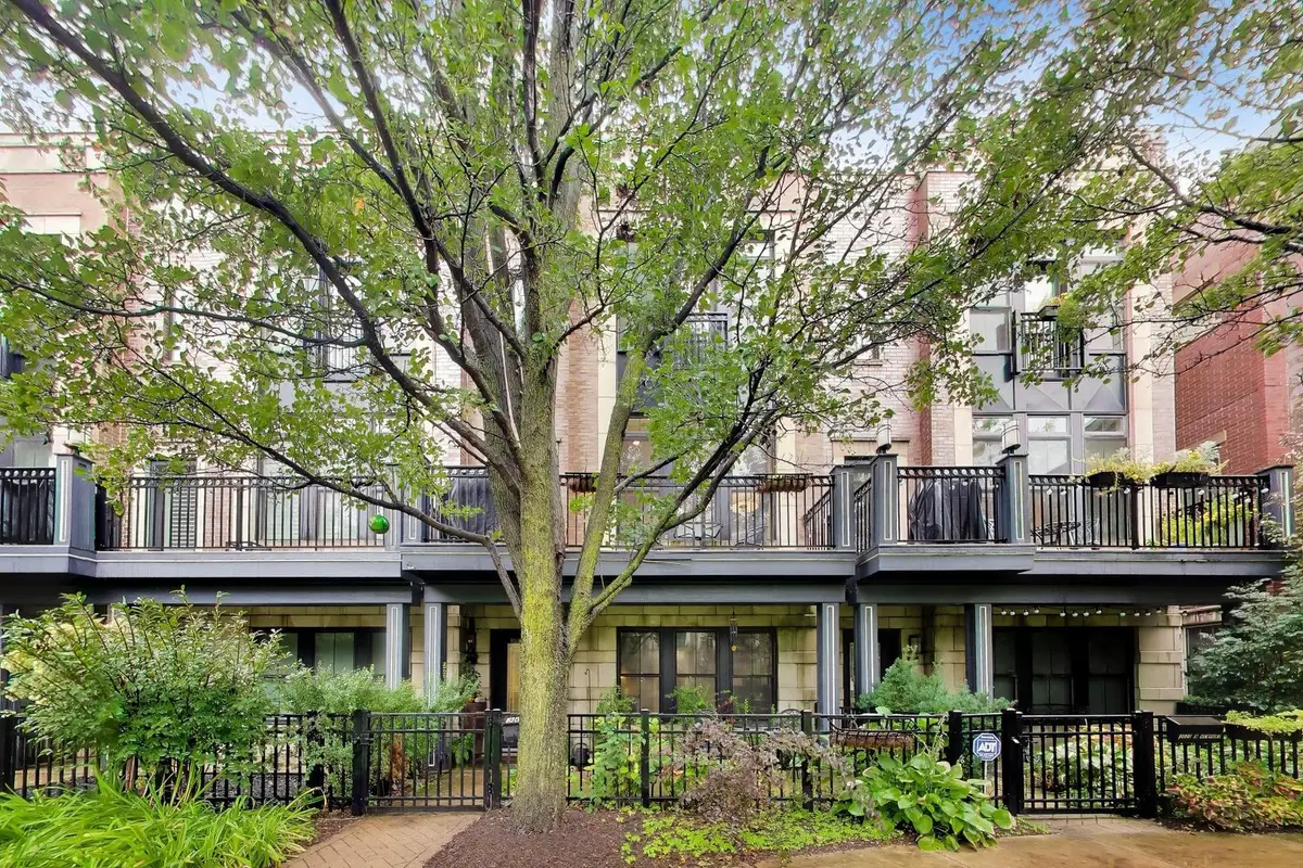 3022 W Newport Avenue, Chicago, IL 60618 - #1