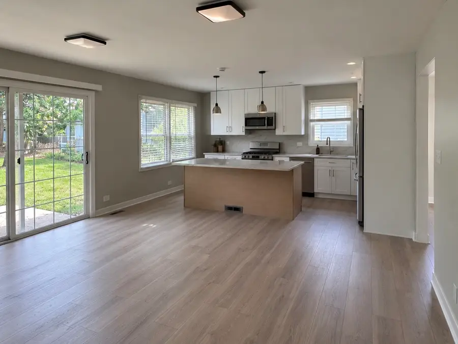 1413 Swallow Street, Naperville, IL 60565 - #3