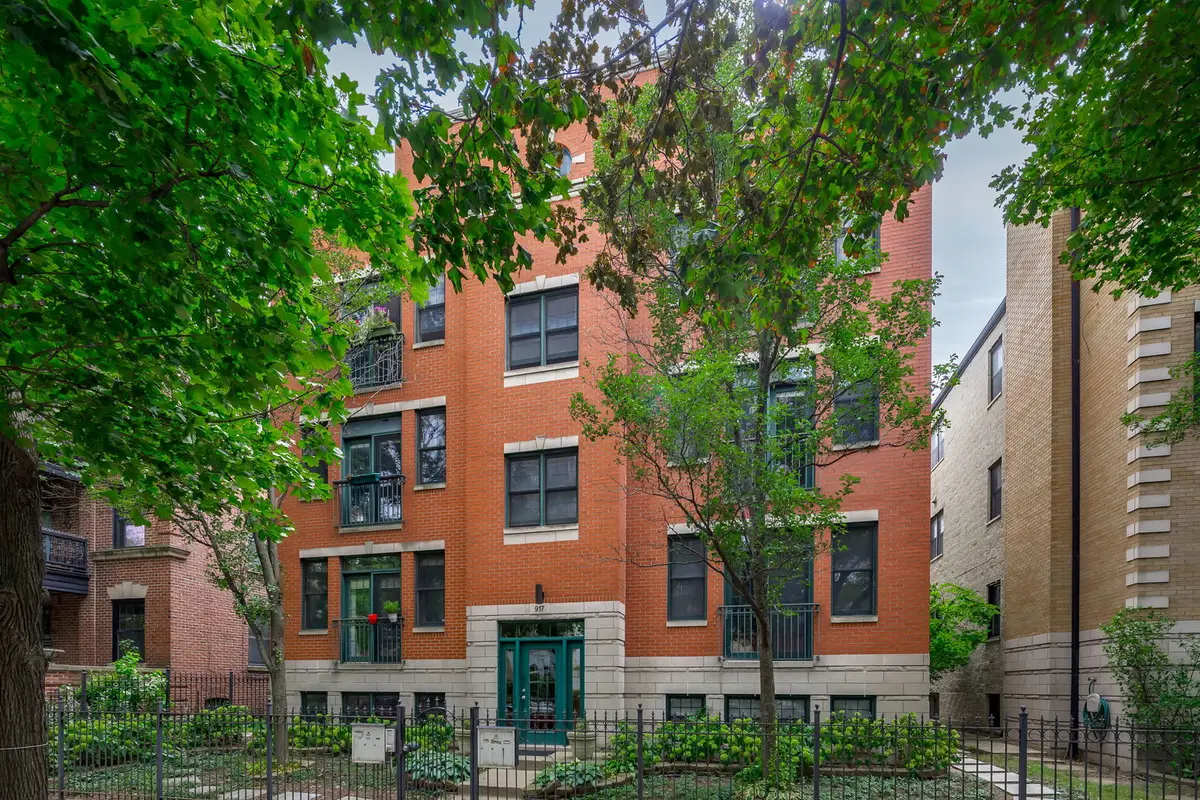 917 W Lakeside Place #3W, Chicago, IL 60640 - #1