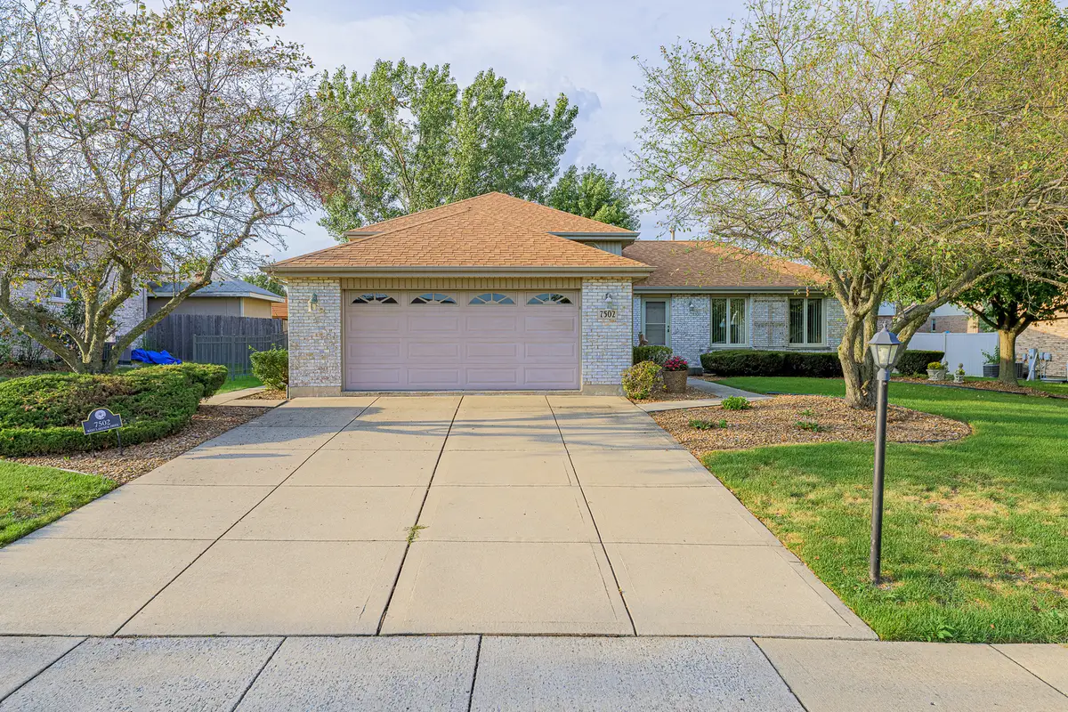 7502 W Lakeside Drive, Frankfort, IL 60423 - #1