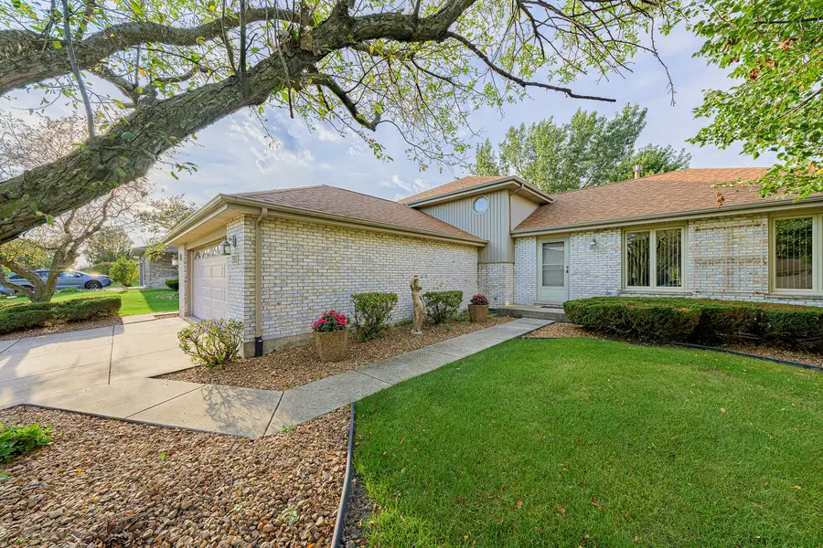 7502 W Lakeside Drive, Frankfort, IL 60423 - #2