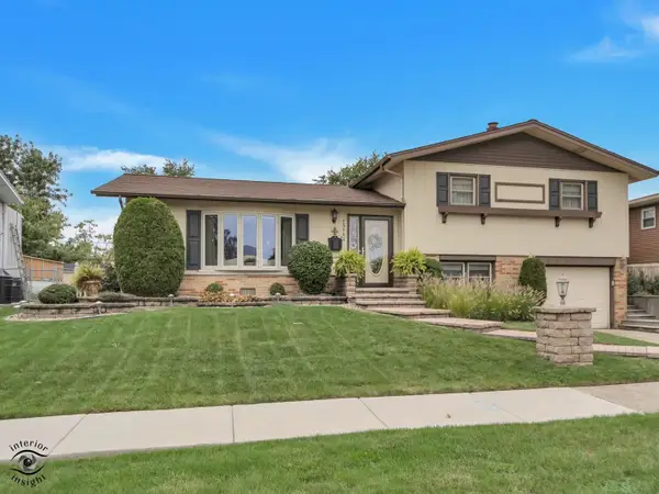 15142 Colina Avenue, Oak Forest, IL 60452