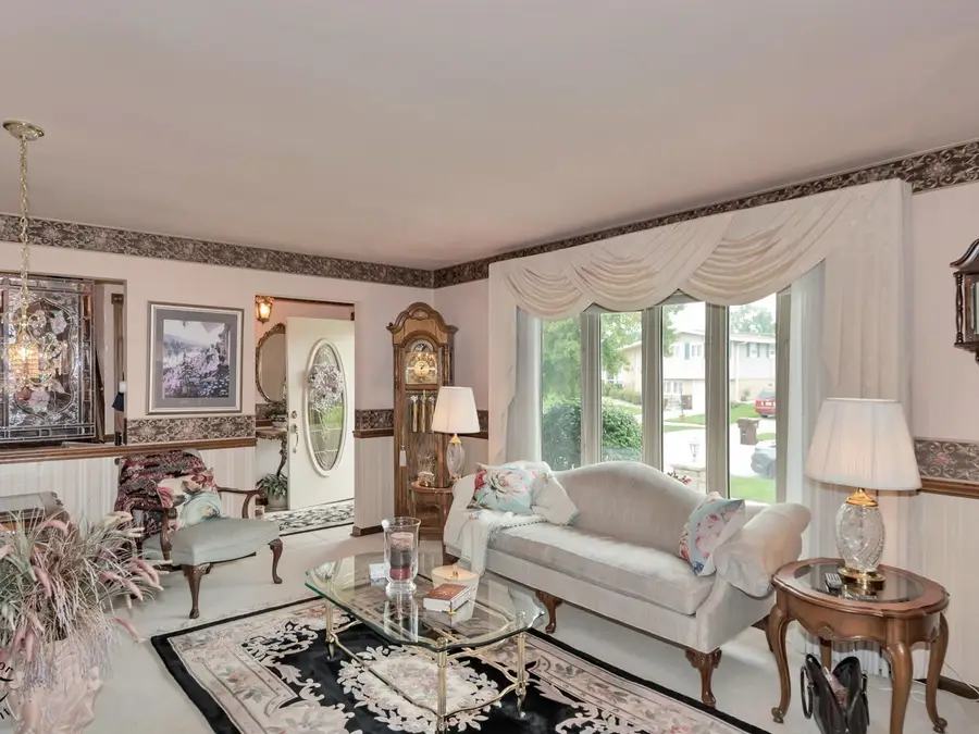 15142 Colina Avenue, Oak Forest, IL 60452 - #3