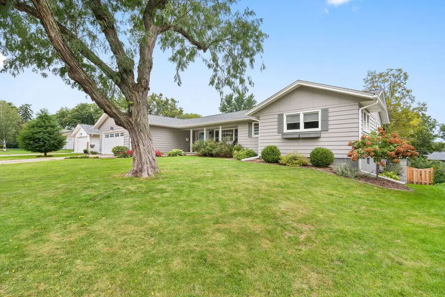 2708 E Hayes Street, Davenport, IA 52803 - #2