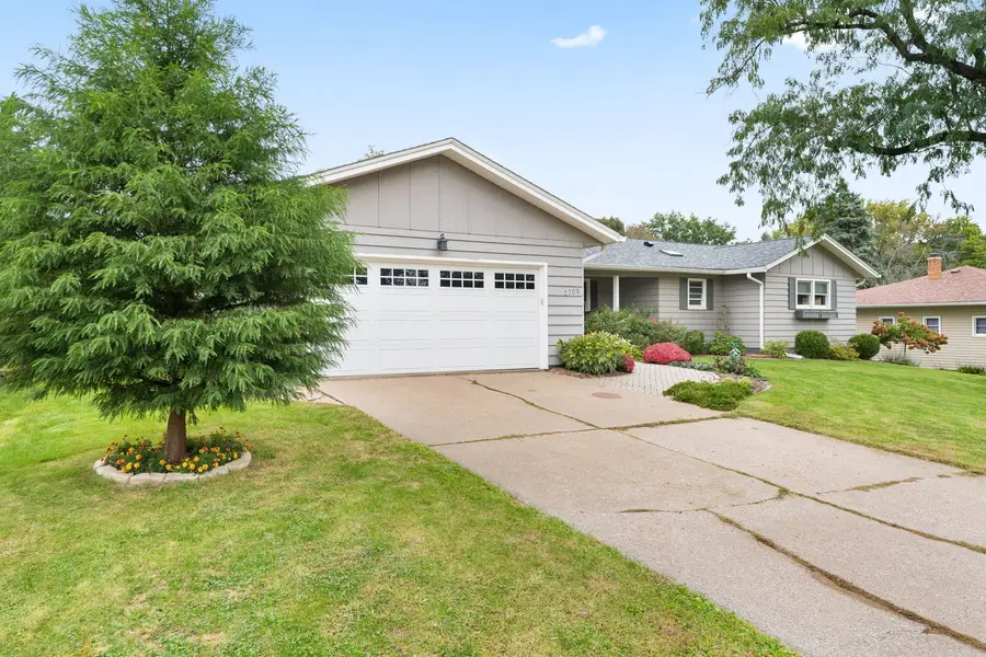 2708 E Hayes Street, Davenport, IA 52803 - #3