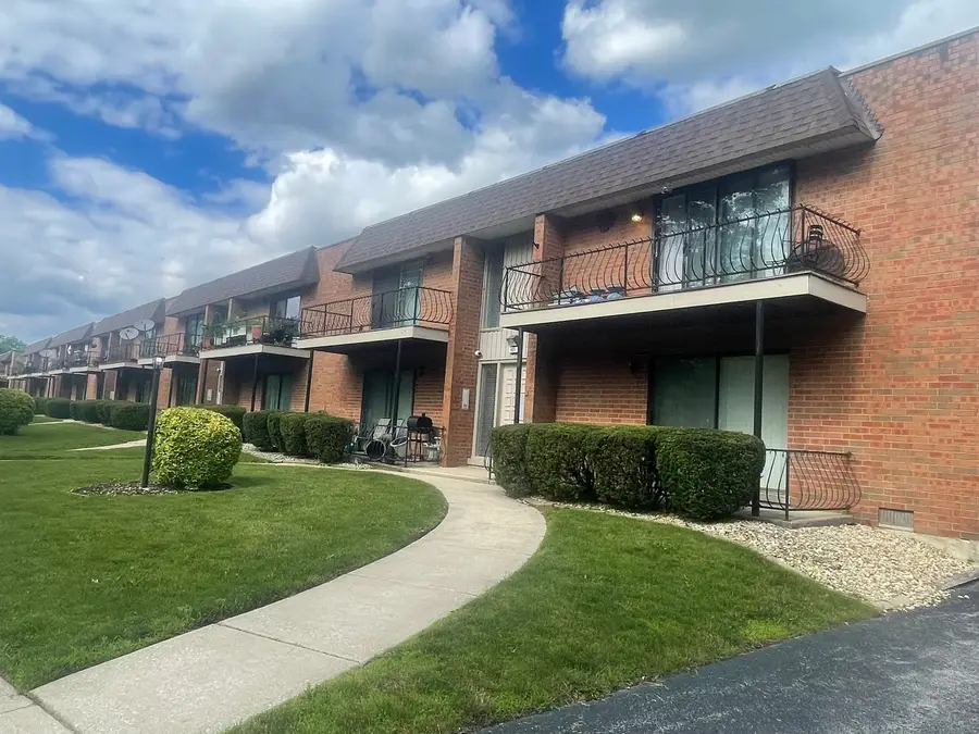 623 N Carroll Parkway #101, Glenwood, IL 60425 - #2