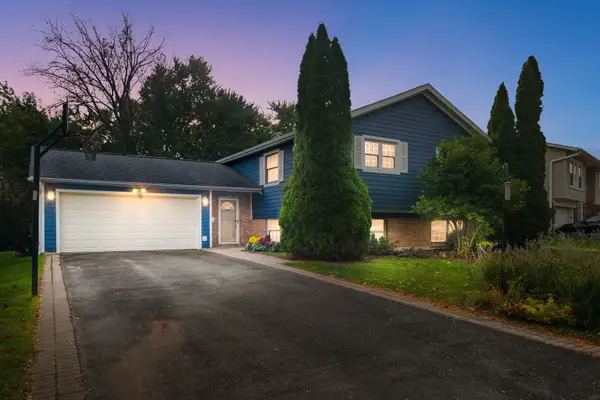 307 W Tanglewood Drive, Arlington Heights, IL 60004