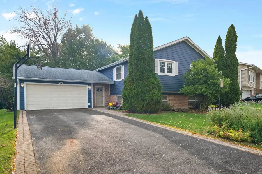 307 W Tanglewood Drive, Arlington Heights, IL 60004 - #2