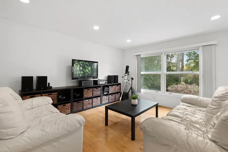307 W Tanglewood Drive, Arlington Heights, IL 60004 - #3