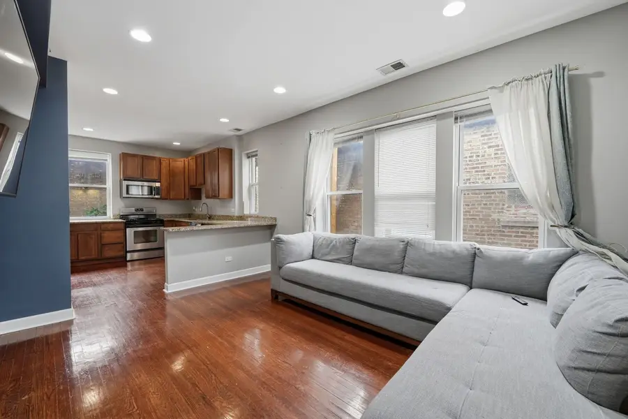 7205 N Damen Avenue #3, Chicago, IL 60645 - #2
