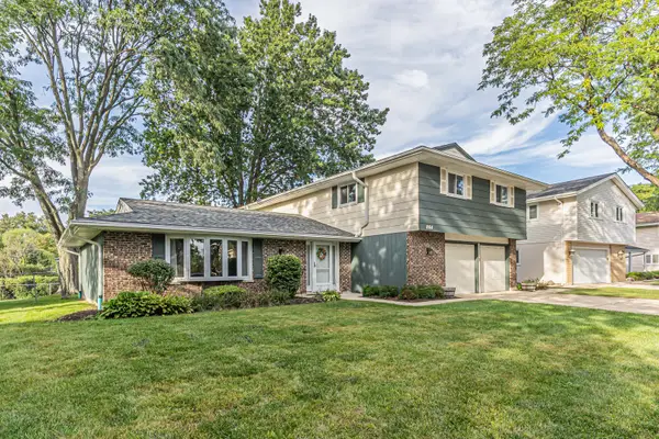 864 Pinehurst Lane, Schaumburg, IL 60193