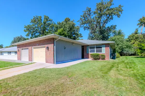 2516 Red Oak Trail, Crest Hill, IL 60403