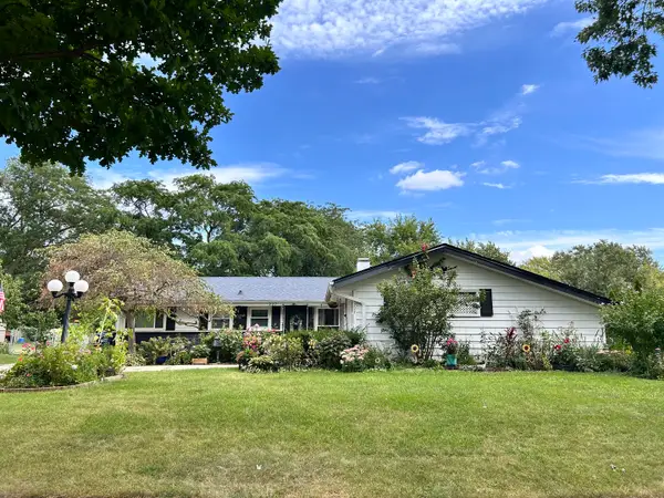 227 Wellesley Lane, Schaumburg, IL 60193