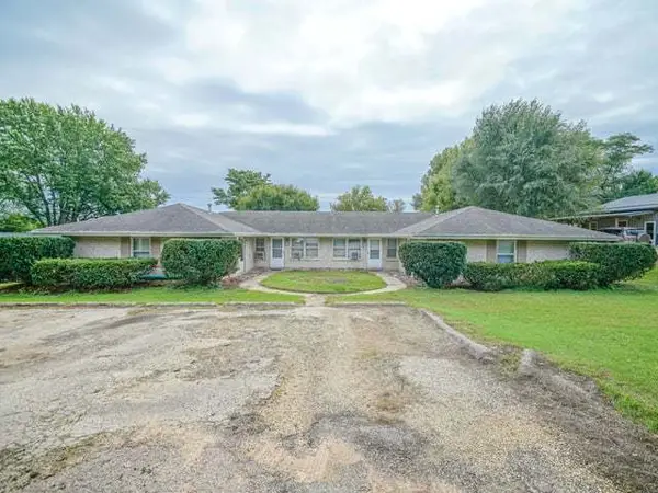 416 E 2nd Street, Byron, IL 61010