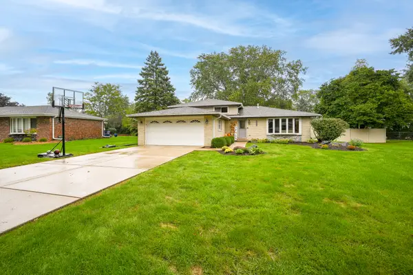 9S125 Florence Avenue, Downers Grove, IL 60516