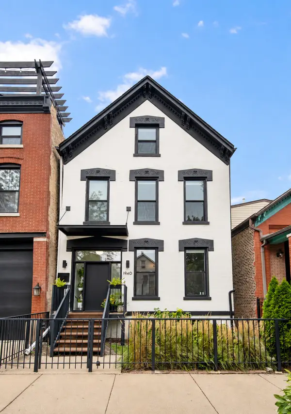 1940 W Superior Street, Chicago, IL 60622