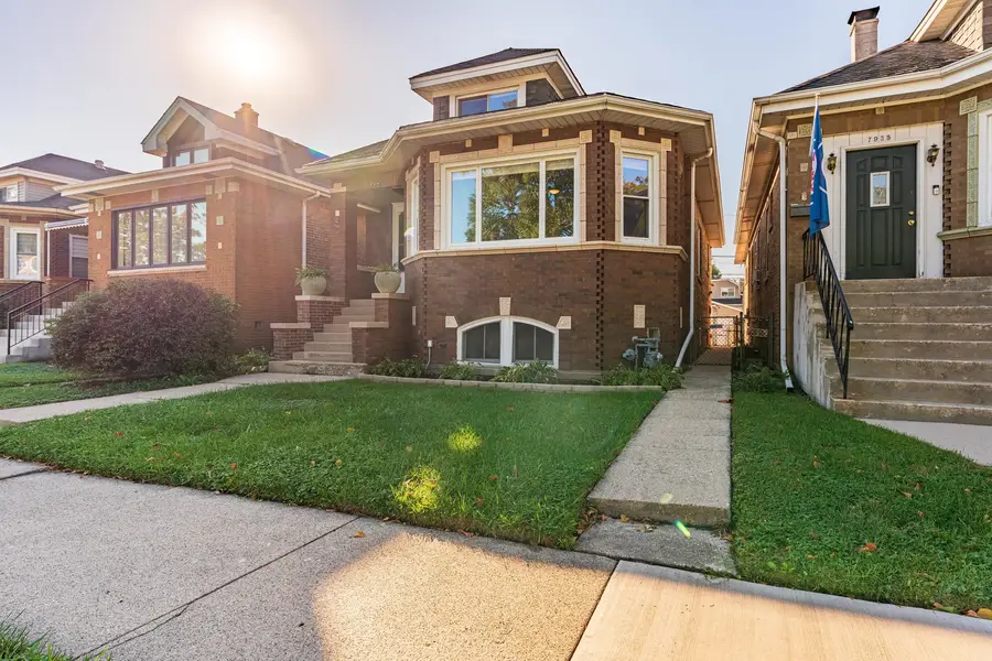7933 W Sunset Drive, Elmwood Park, IL 60707 - #2
