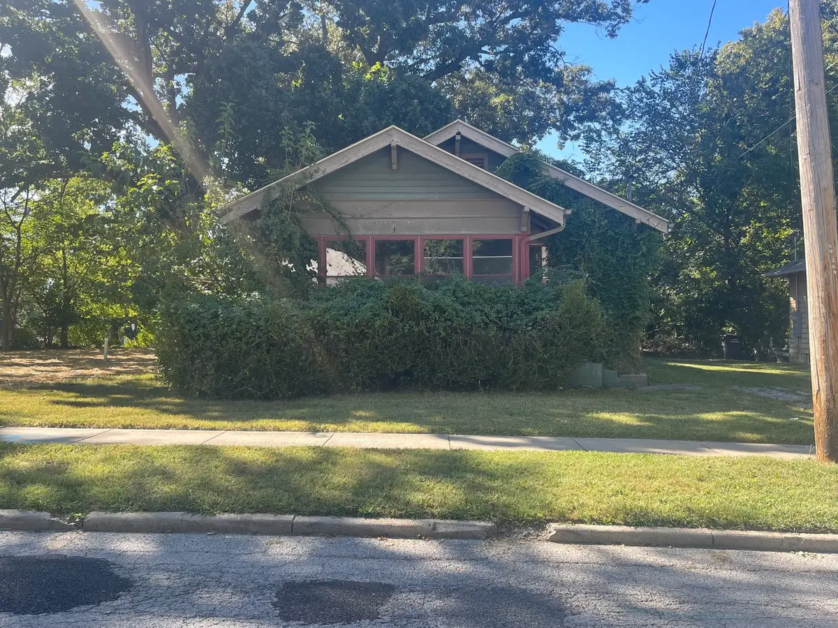 406 S Forest Avenue, Carbondale, IL 62901 - #1