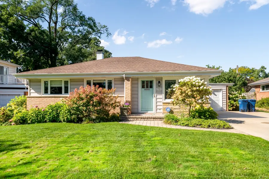 1960 Milton Avenue, Northbrook, IL 60062 - #3