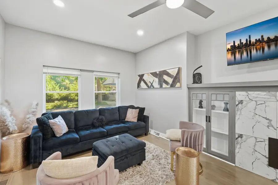8020 S Muskegon Avenue, Chicago, IL 60617 - #3