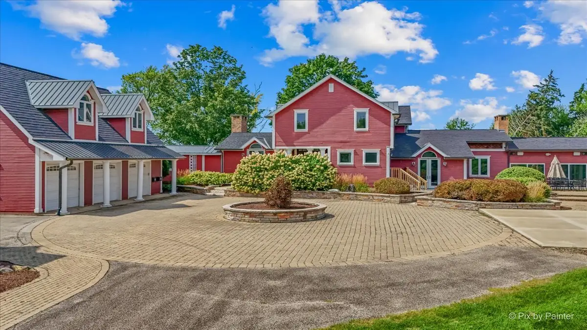 202 N Queen Anne Road, Woodstock, IL 60098 - #1