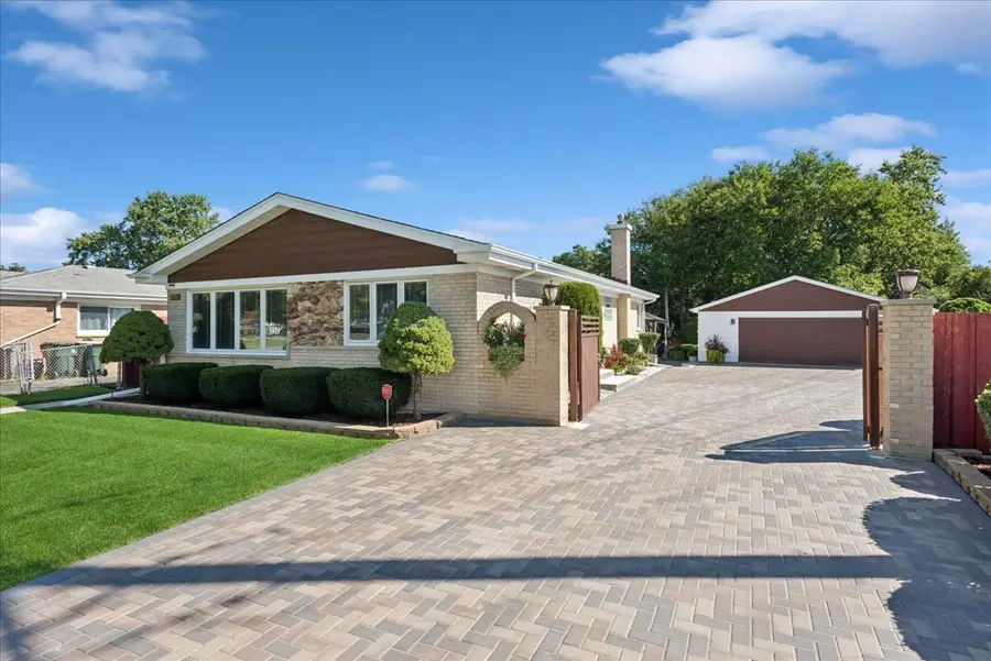 9121 Harlem Avenue, Morton Grove, IL 60053 - #2
