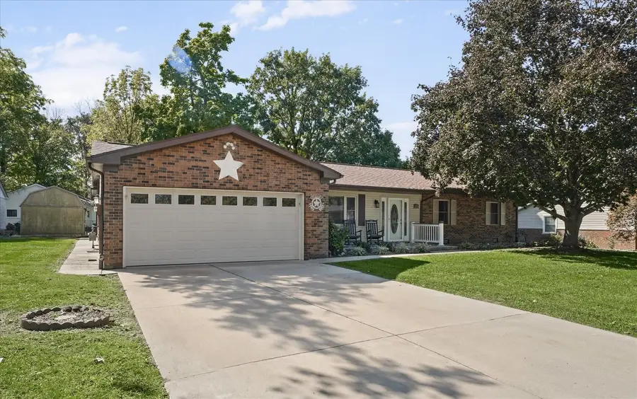 206 Cherokee Drive, Georgetown, IL 61846 - #2