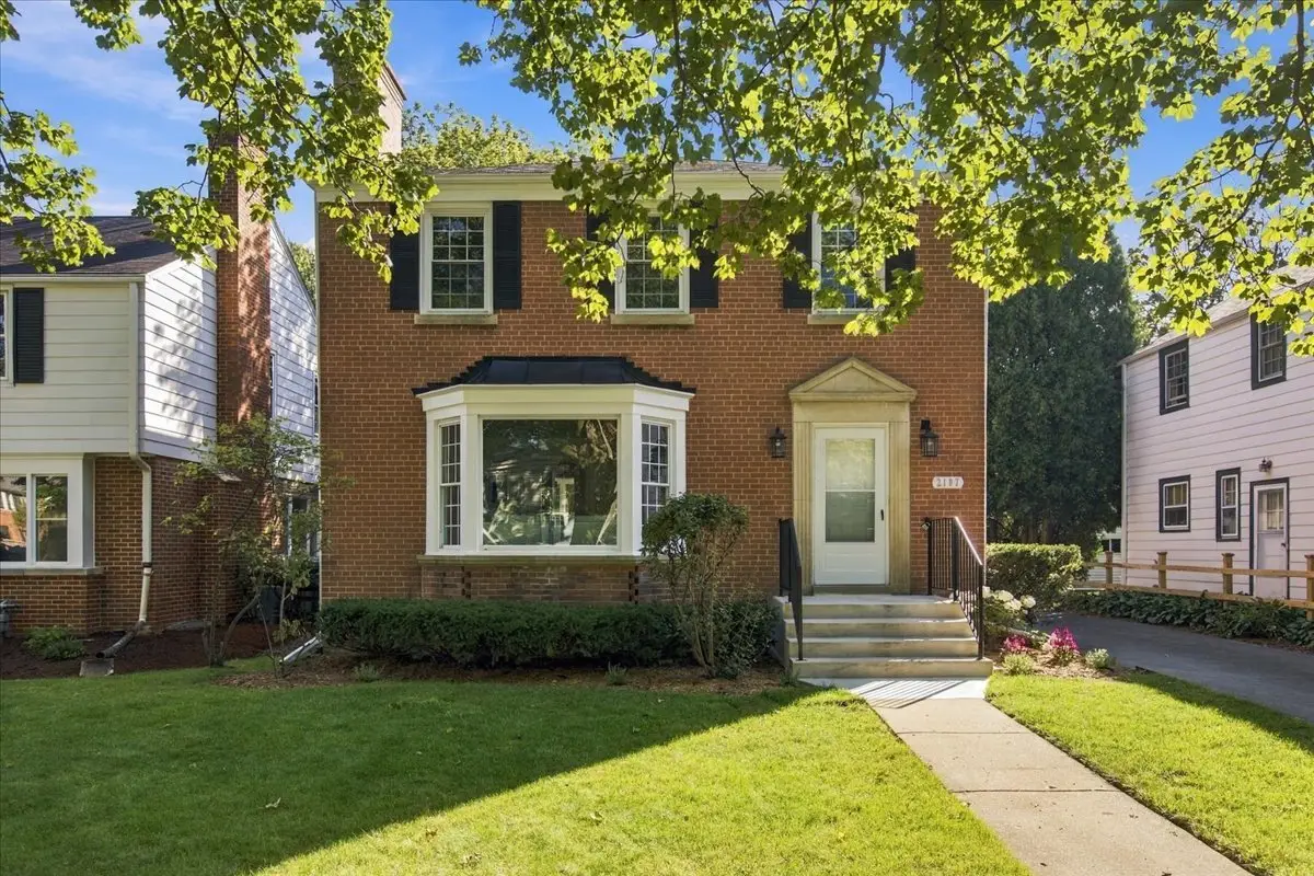 2107 Lincolnwood Drive, Evanston, IL 60201 - #1