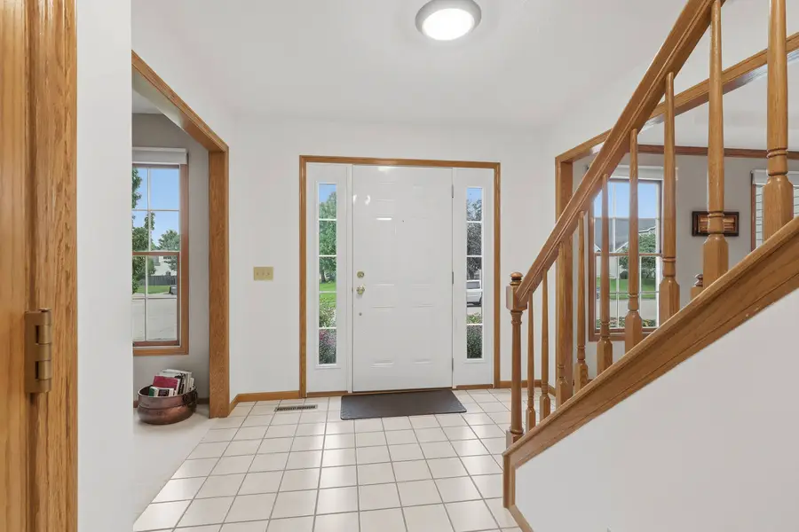 5104 Fox Ridge Road, Bettendorf, IA 52722 - #2