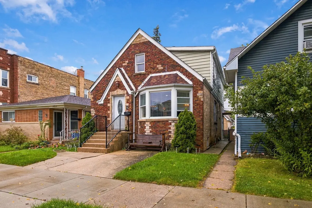 4918 W Winnemac Avenue, Chicago, IL 60630 - #1