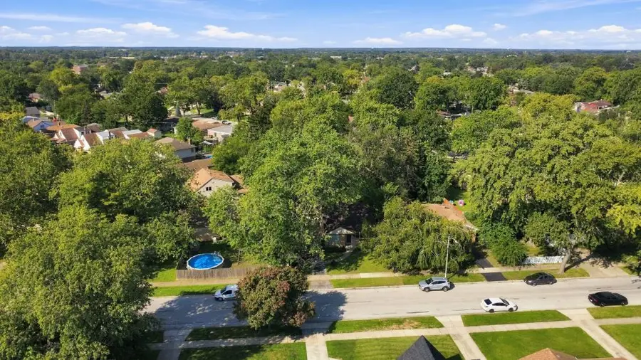 10912 S Komensky Avenue, Oak Lawn, IL 60453 - #3
