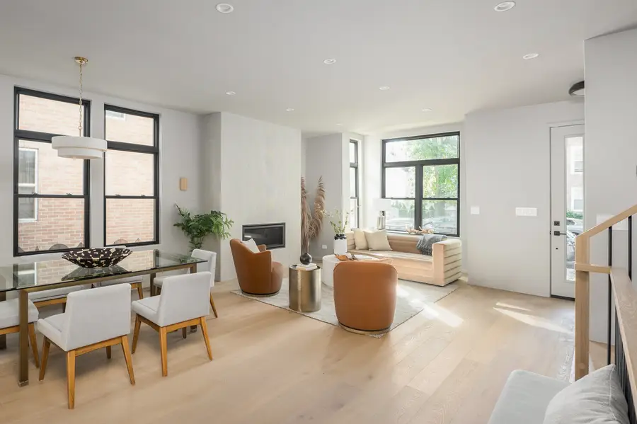 2520 W Shakespeare Avenue, Chicago, IL 60647 - #3