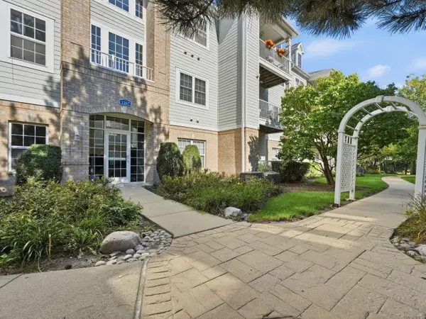 1267 W Lake Street #104, Addison, IL 60101
