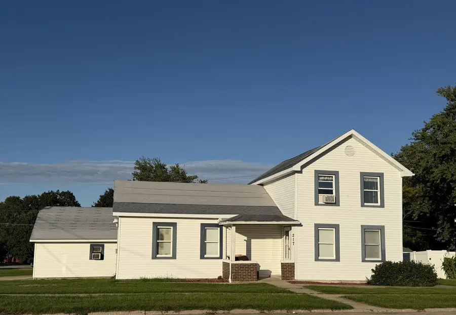 217 W Railroad Street, Lena, IL 61048 - #2
