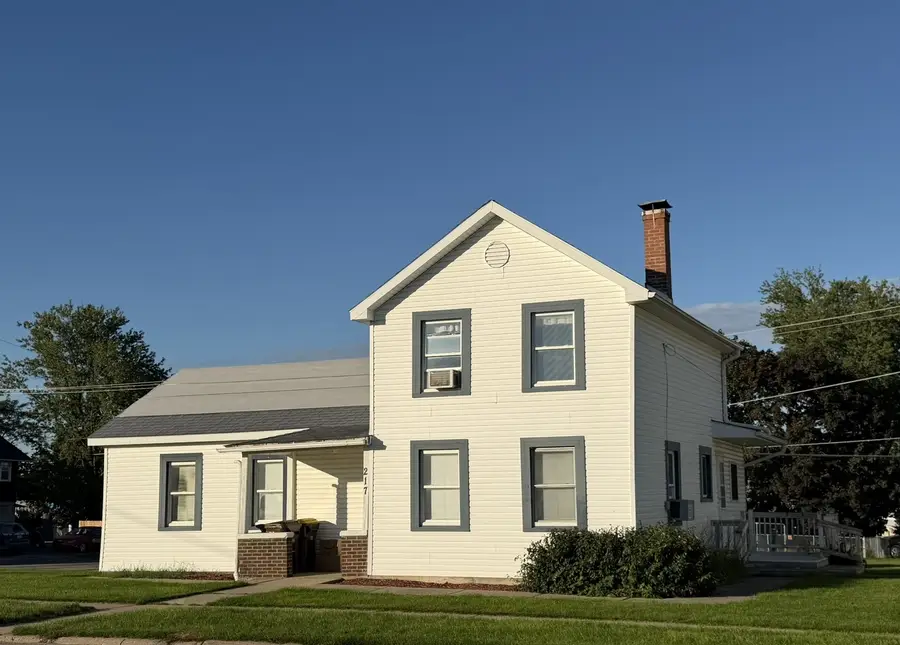 217 W Railroad Street, Lena, IL 61048 - #3