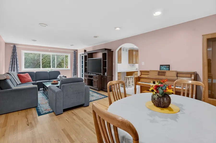 762 Dempster Street #D212, Mount Prospect, IL 60056 - #3