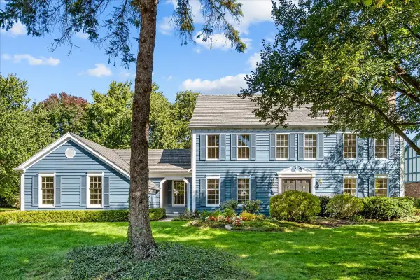 70 W Sandpiper Lane, Lake Forest, IL 60045