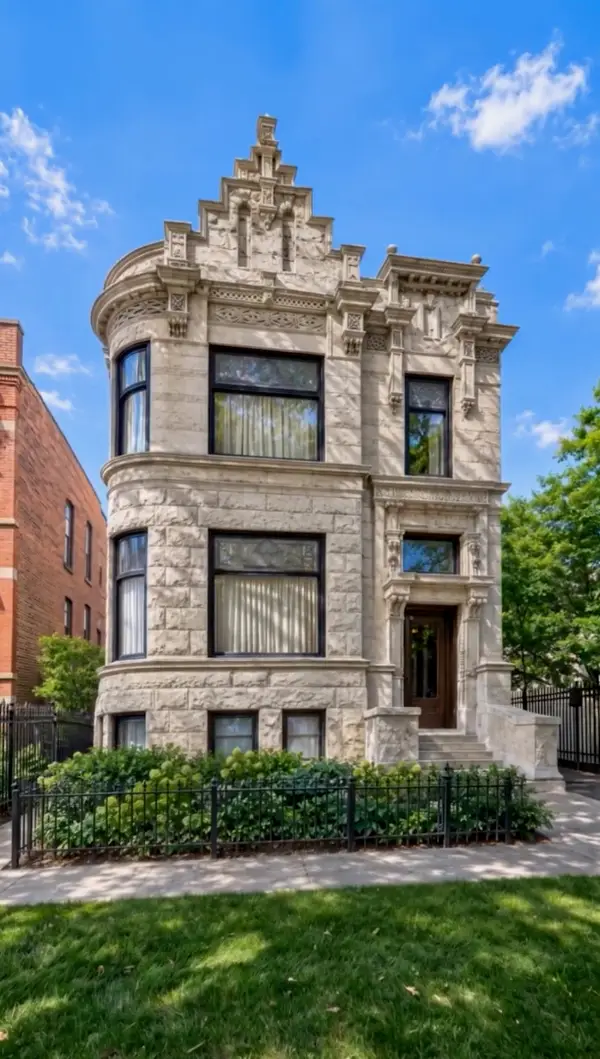 1646 N Leavitt Street, Chicago, IL 60647