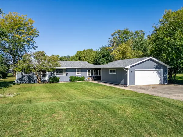 2302 NW Route 12 Highway Nw, Spring Grove, IL 60081